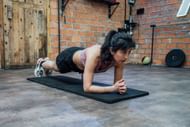 Correct technique for elbow plank. (Image via Pexels/ Mike Gonzalez)
